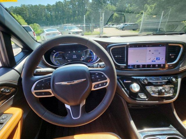 used 2023 Chrysler Pacifica Hybrid car, priced at $36,500