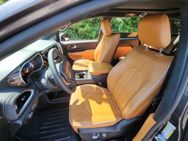 used 2023 Chrysler Pacifica Hybrid car, priced at $36,500