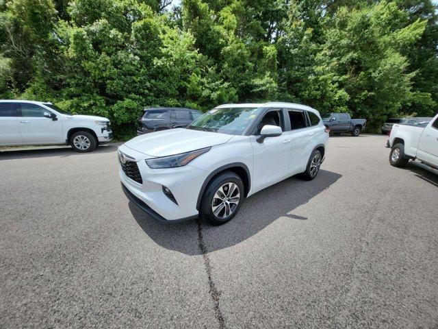 used 2023 Toyota Highlander car, priced at $37,000