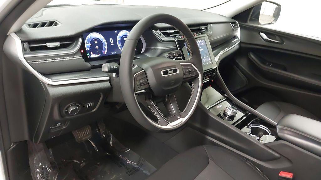used 2023 Jeep Grand Cherokee car, priced at $29,872