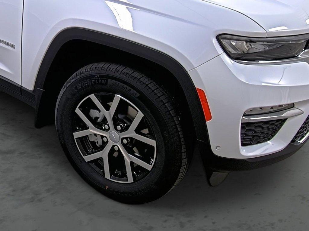 new 2025 Jeep Grand Cherokee car, priced at $41,265