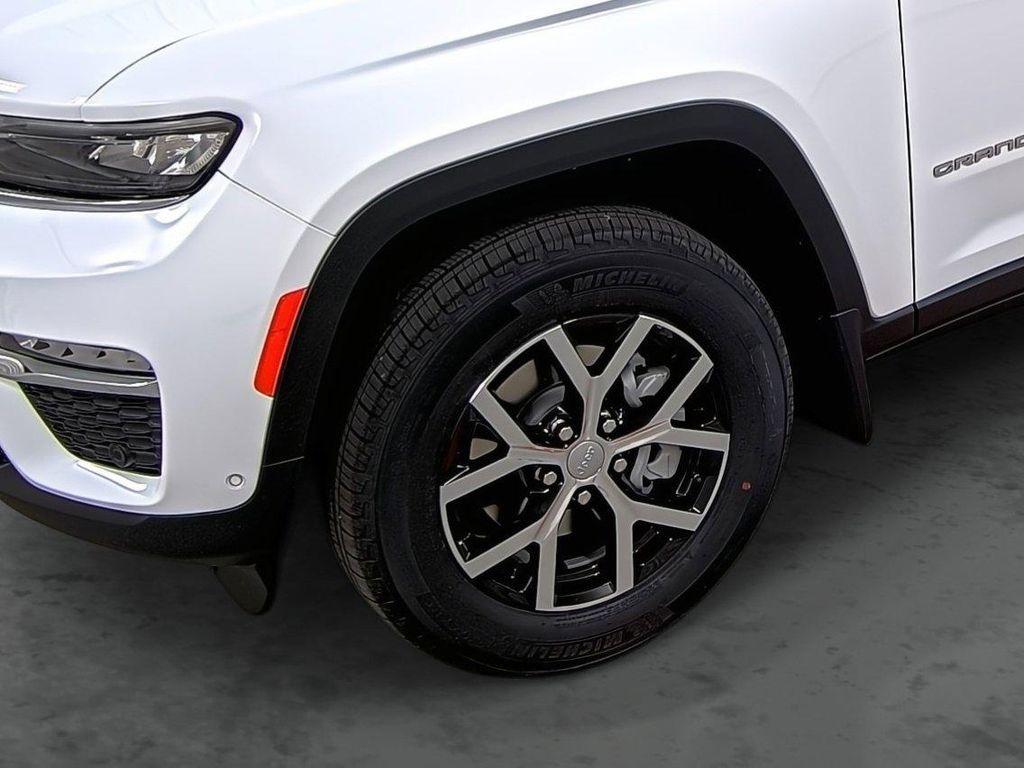 new 2025 Jeep Grand Cherokee car, priced at $41,265