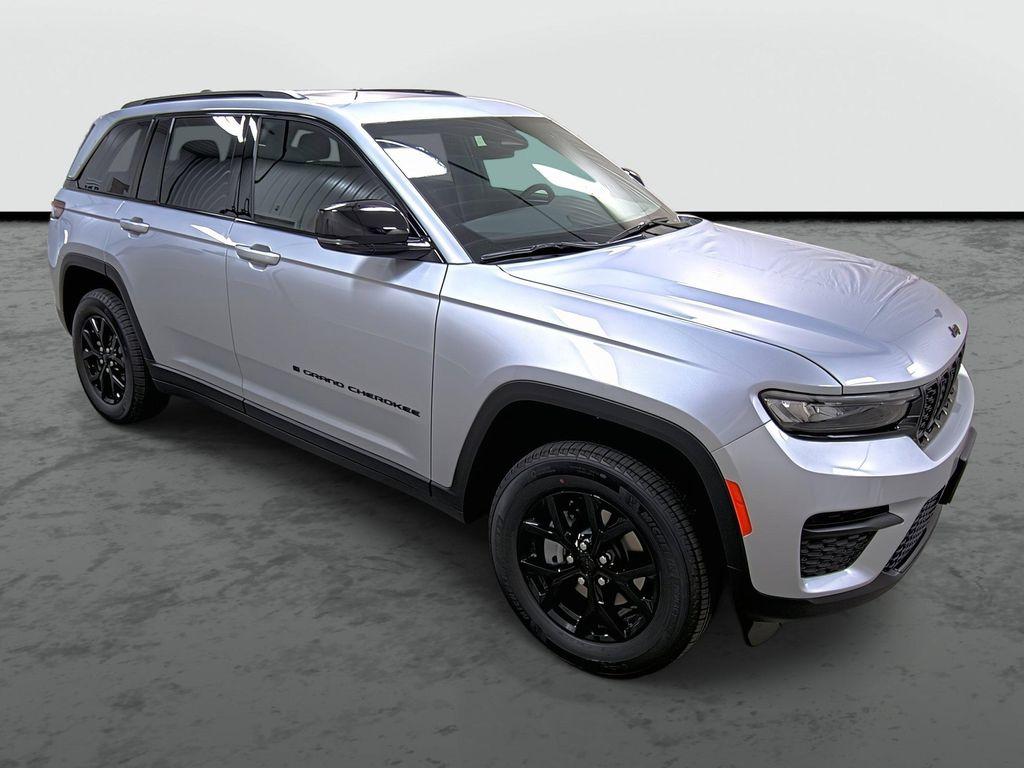 new 2025 Jeep Grand Cherokee car, priced at $40,352
