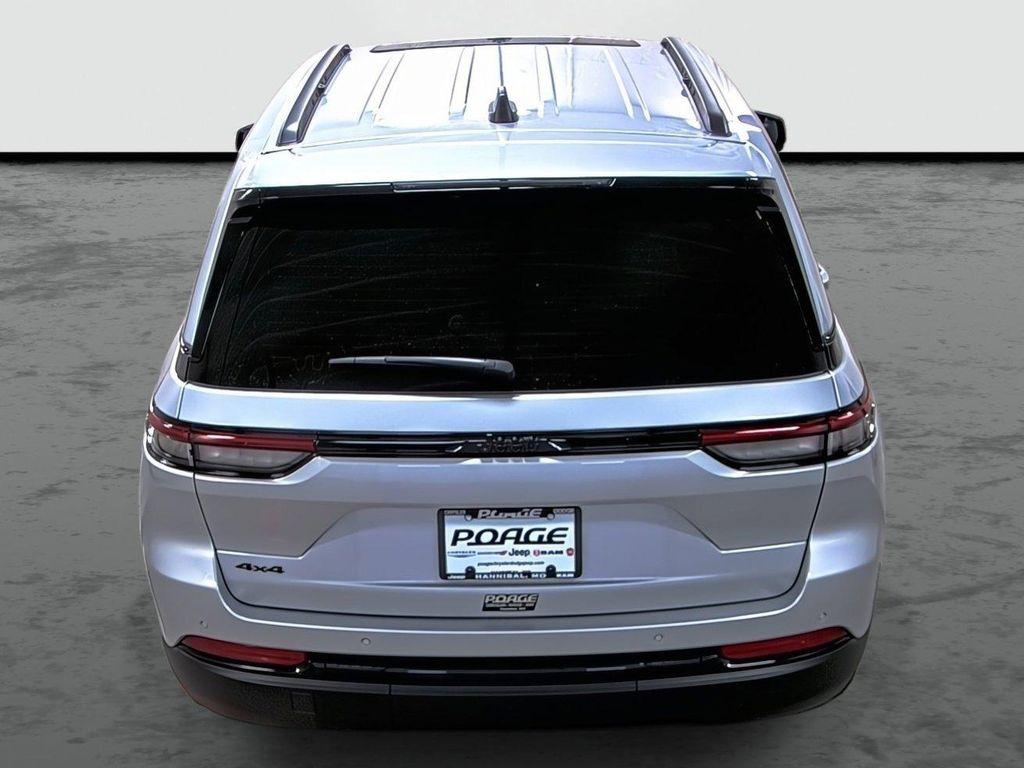 new 2025 Jeep Grand Cherokee car, priced at $40,352