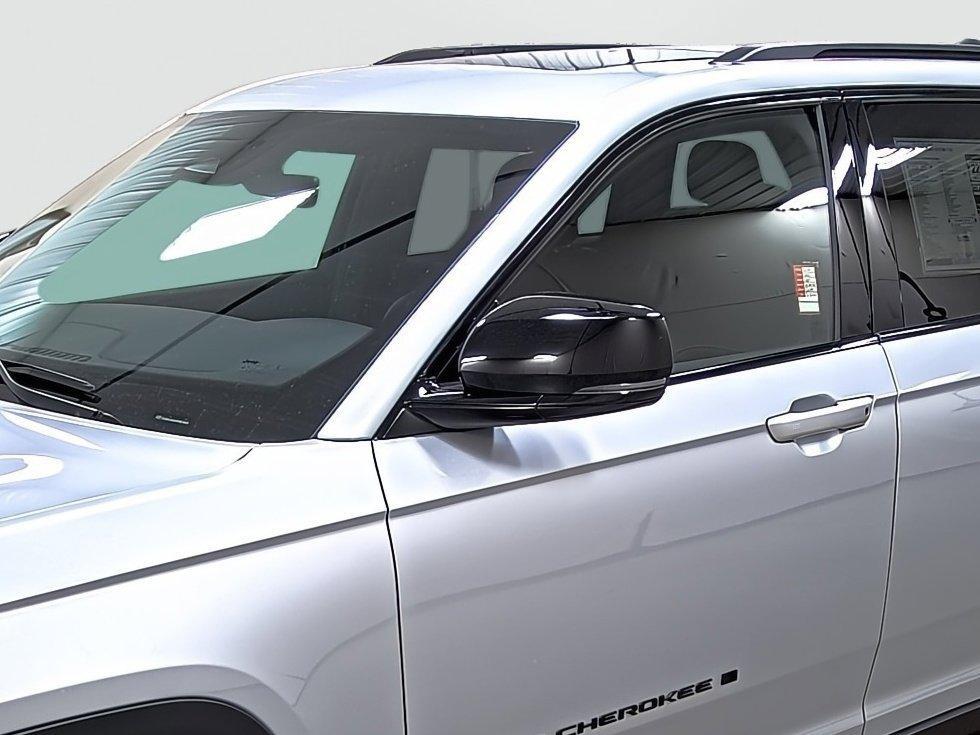 new 2025 Jeep Grand Cherokee car, priced at $40,352