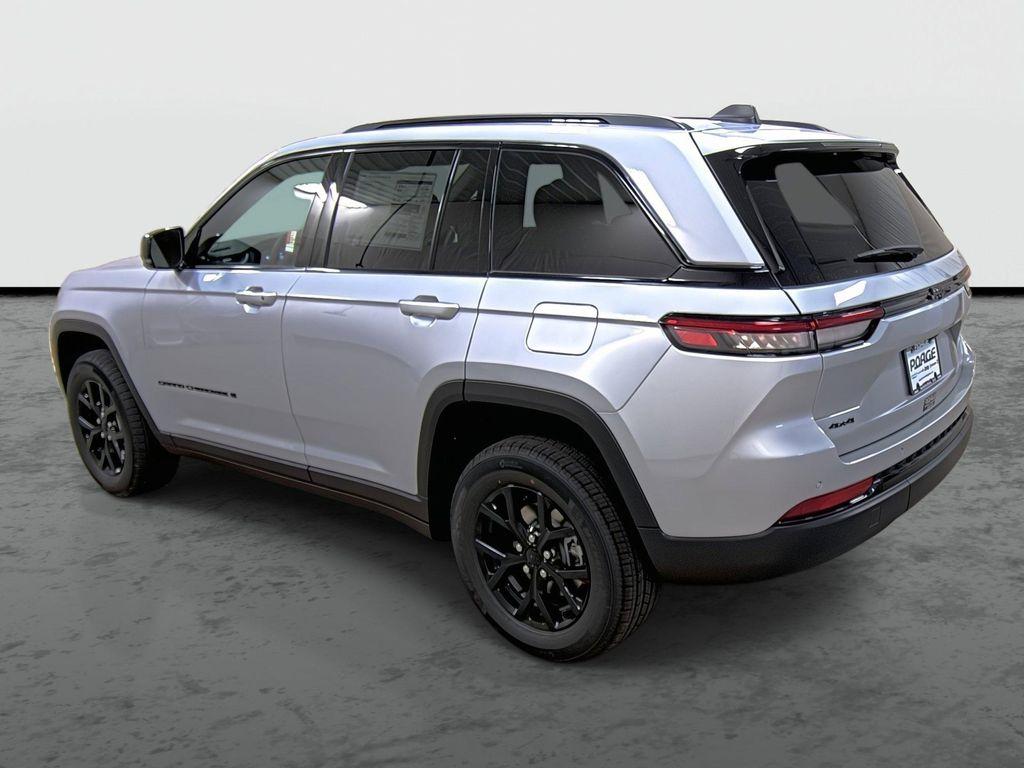 new 2025 Jeep Grand Cherokee car, priced at $40,352