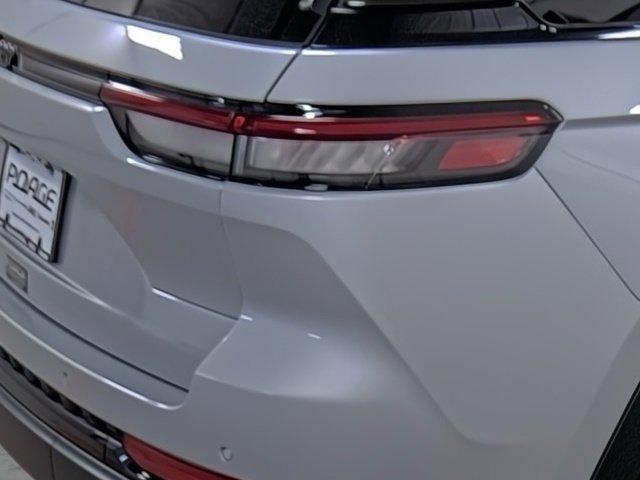 new 2025 Jeep Grand Cherokee car, priced at $40,352