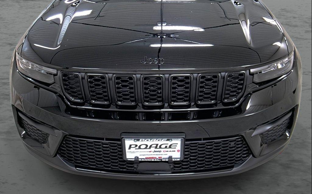 new 2025 Jeep Grand Cherokee car, priced at $37,225