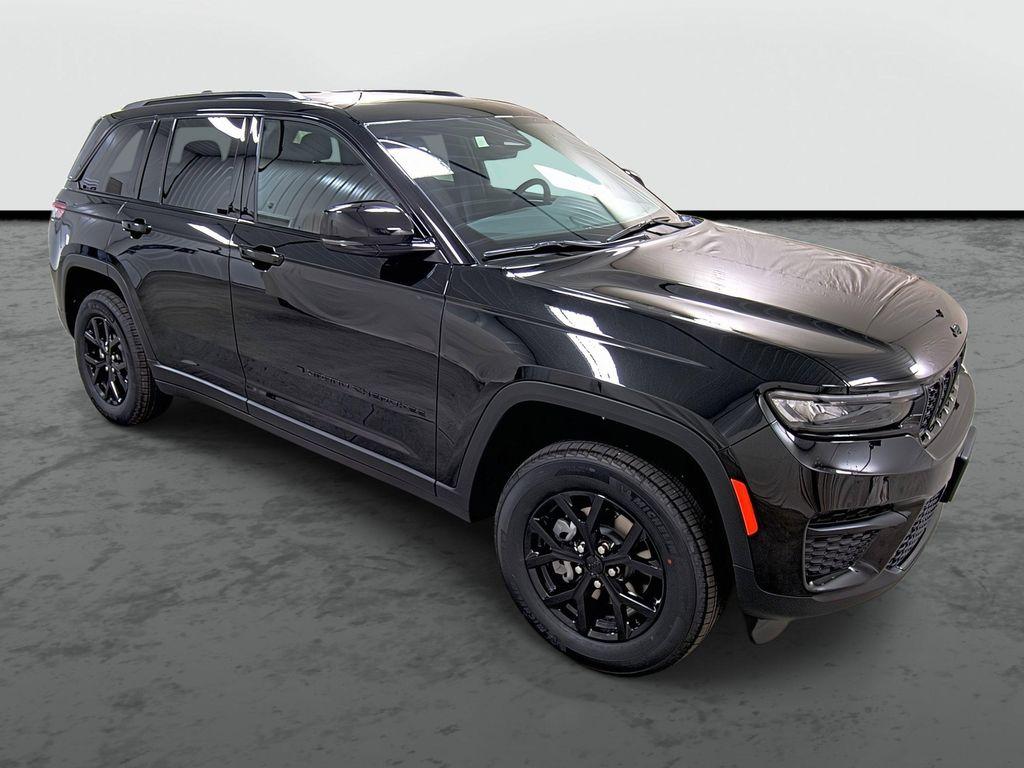new 2025 Jeep Grand Cherokee car, priced at $37,225