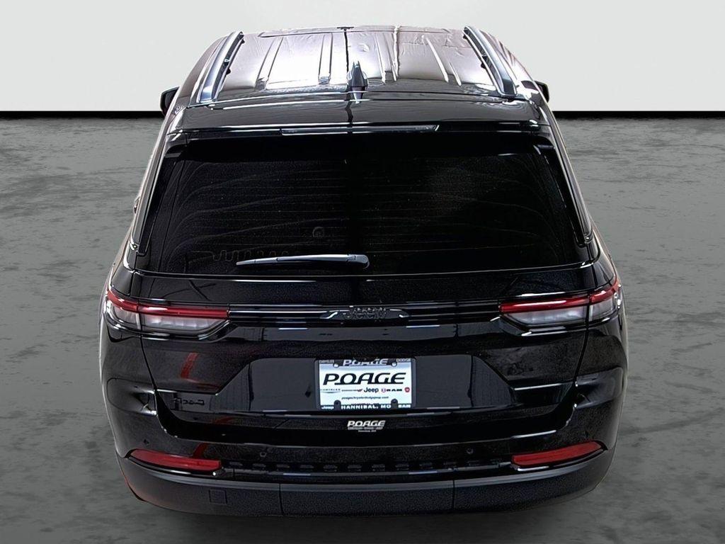 new 2025 Jeep Grand Cherokee car, priced at $37,225