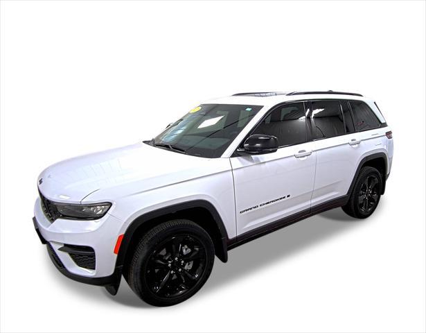 used 2022 Jeep Grand Cherokee car, priced at $40,420