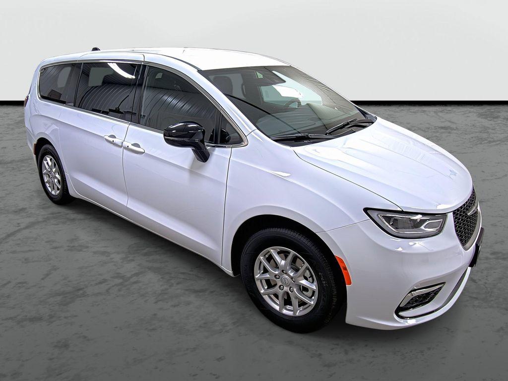 new 2026 Chrysler Pacifica car, priced at $38,836