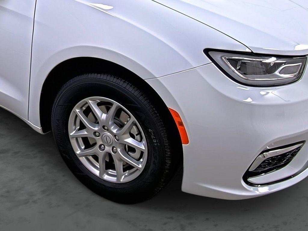 new 2026 Chrysler Pacifica car, priced at $38,836