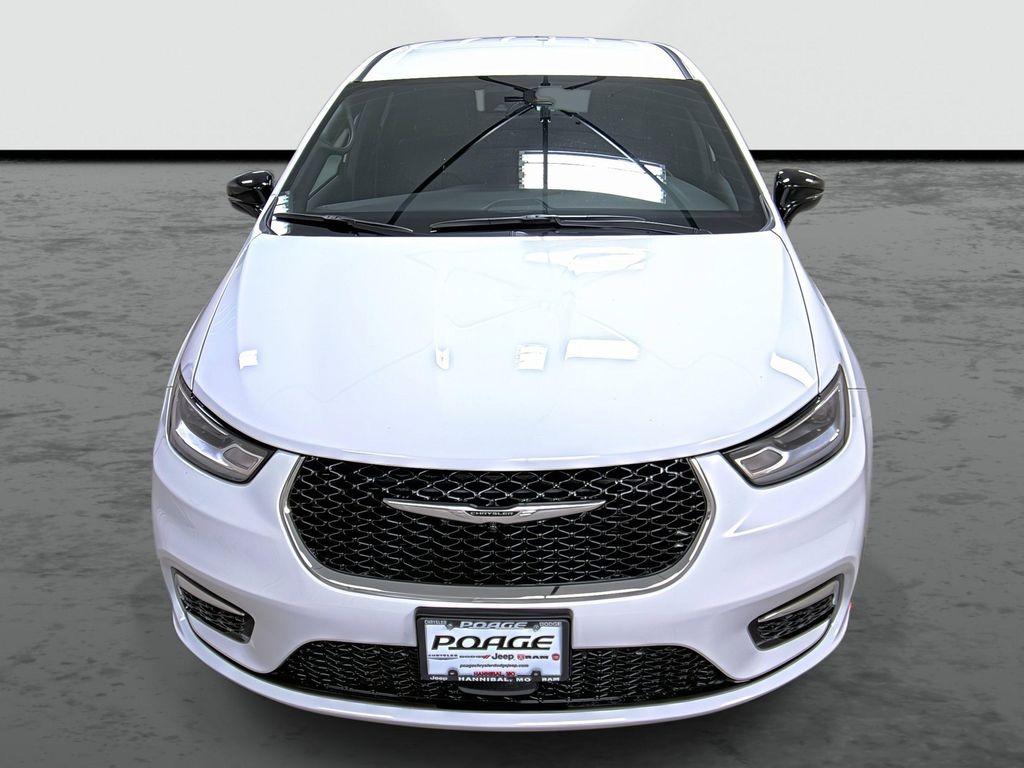 new 2026 Chrysler Pacifica car, priced at $38,836