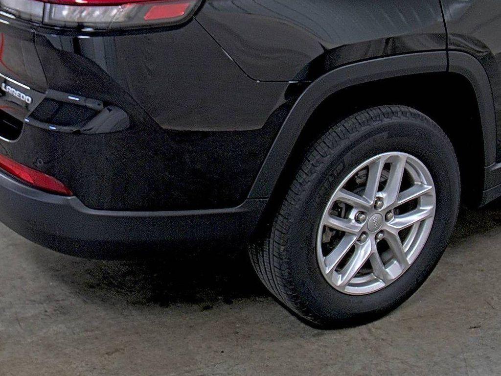 used 2024 Jeep Grand Cherokee L car, priced at $33,305
