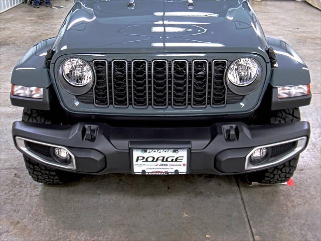 new 2025 Jeep Gladiator car, priced at $44,094