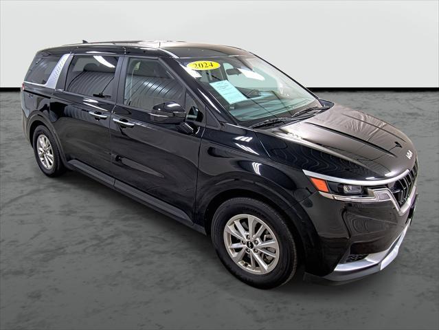 used 2024 Kia Carnival car, priced at $36,990
