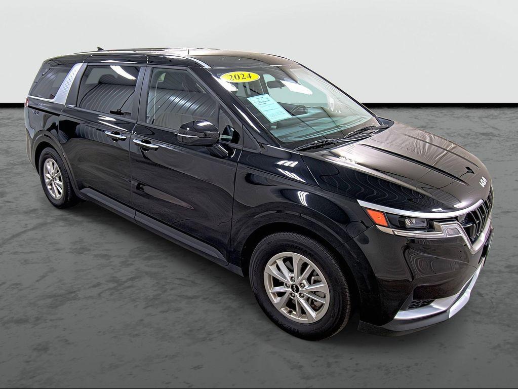 used 2024 Kia Carnival car, priced at $32,402