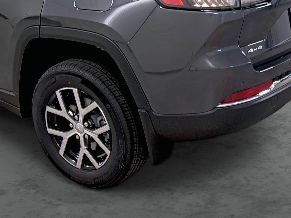 new 2025 Jeep Grand Cherokee car, priced at $44,725