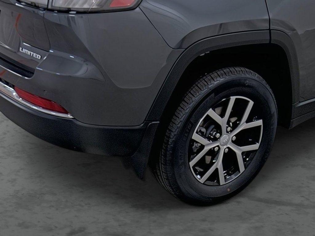 new 2025 Jeep Grand Cherokee car, priced at $44,725