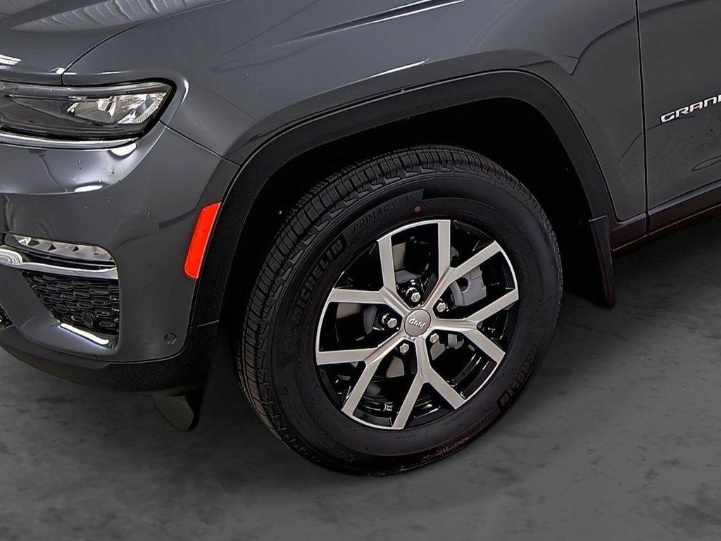 new 2025 Jeep Grand Cherokee car, priced at $44,725