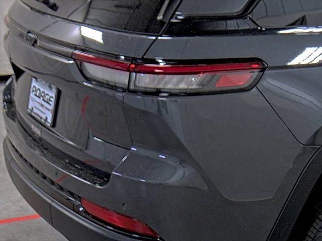 new 2025 Jeep Grand Cherokee car, priced at $39,999