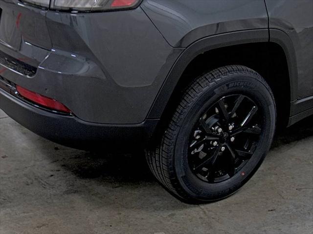 new 2025 Jeep Grand Cherokee car, priced at $39,999
