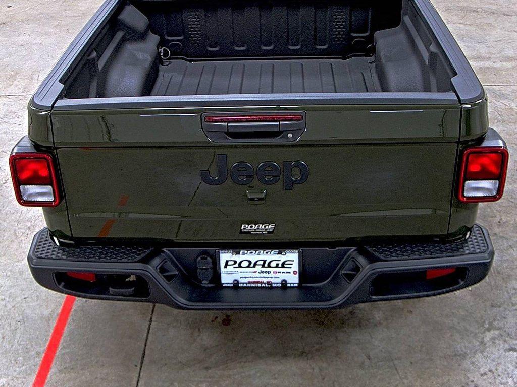 used 2022 Jeep Gladiator car, priced at $31,416
