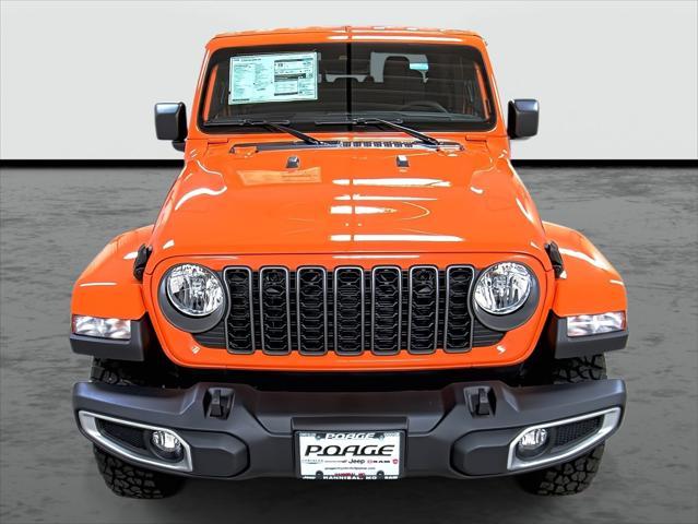 new 2025 Jeep Gladiator car, priced at $43,930