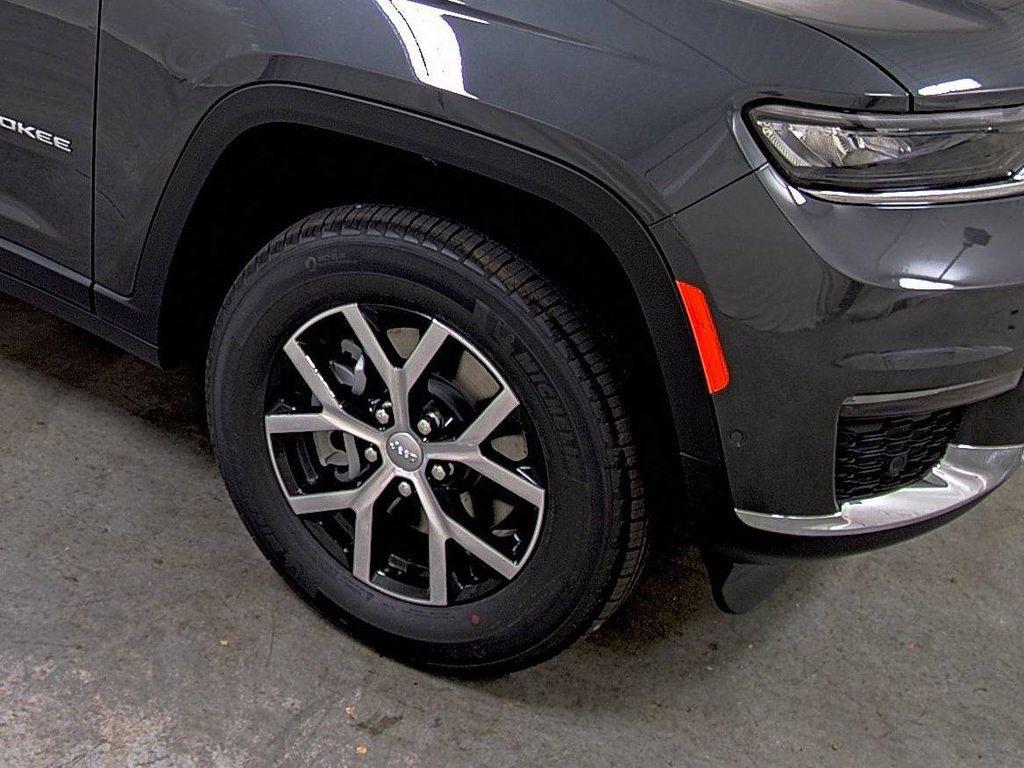 new 2025 Jeep Grand Cherokee L car, priced at $48,579