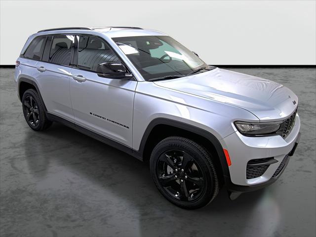 new 2025 Jeep Grand Cherokee car, priced at $49,170