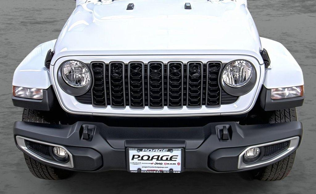 used 2024 Jeep Gladiator car, priced at $38,990