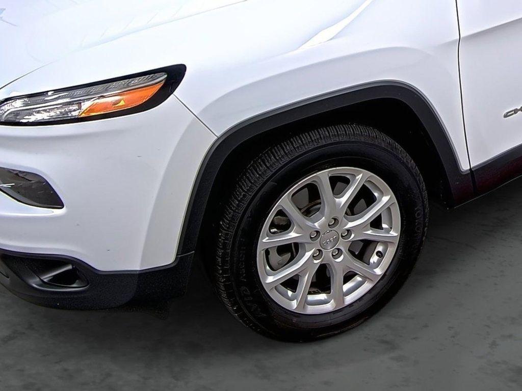 used 2018 Jeep Cherokee car, priced at $14,990