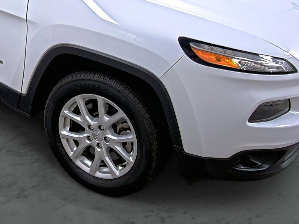 used 2018 Jeep Cherokee car, priced at $14,990