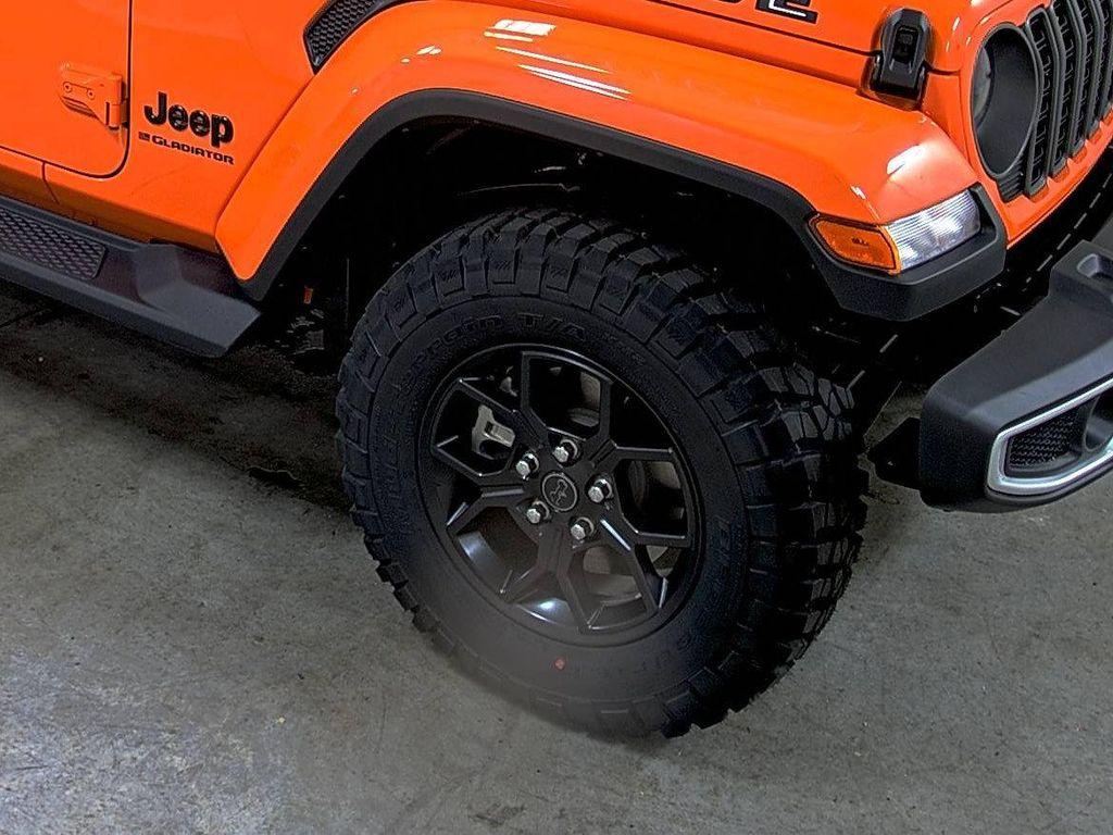new 2025 Jeep Gladiator car, priced at $39,445