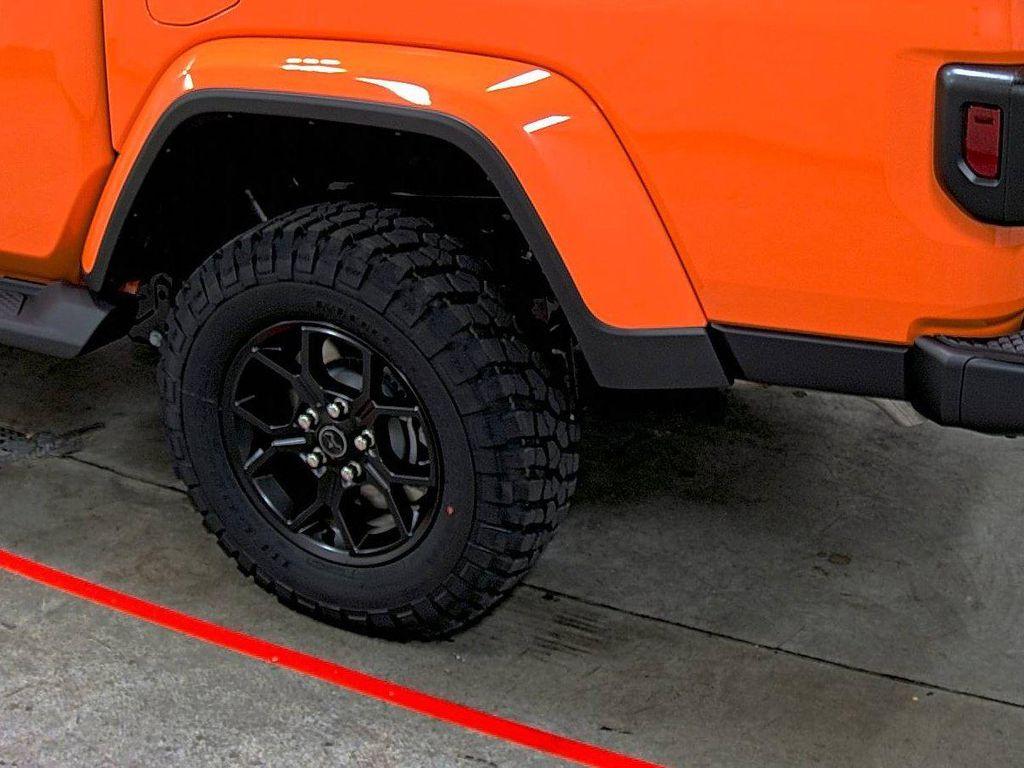 new 2025 Jeep Gladiator car, priced at $39,445