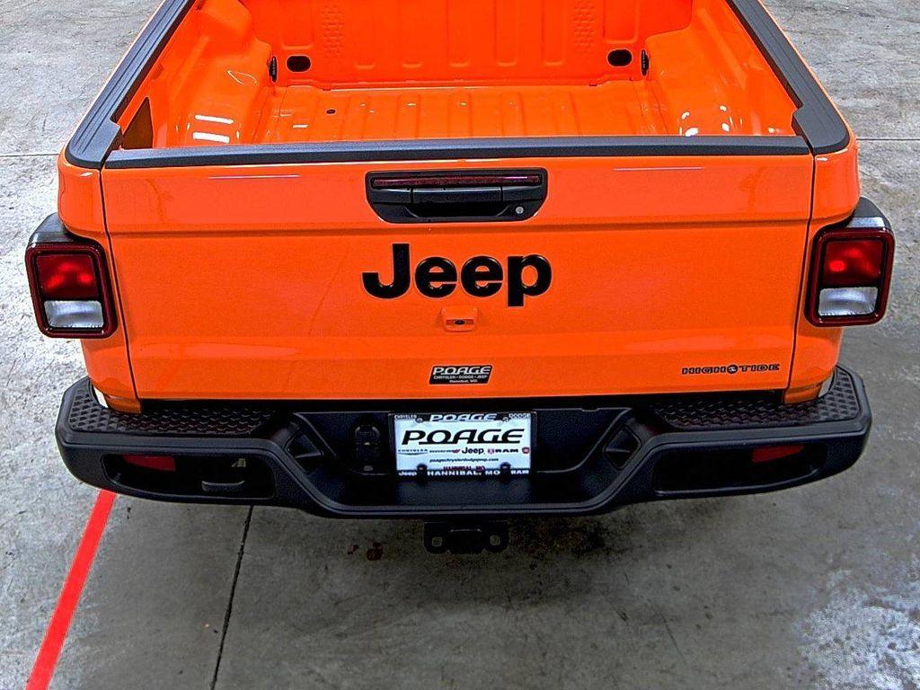 new 2025 Jeep Gladiator car, priced at $39,445