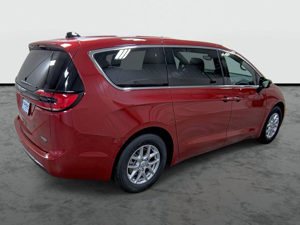 new 2026 Chrysler Pacifica car, priced at $40,499