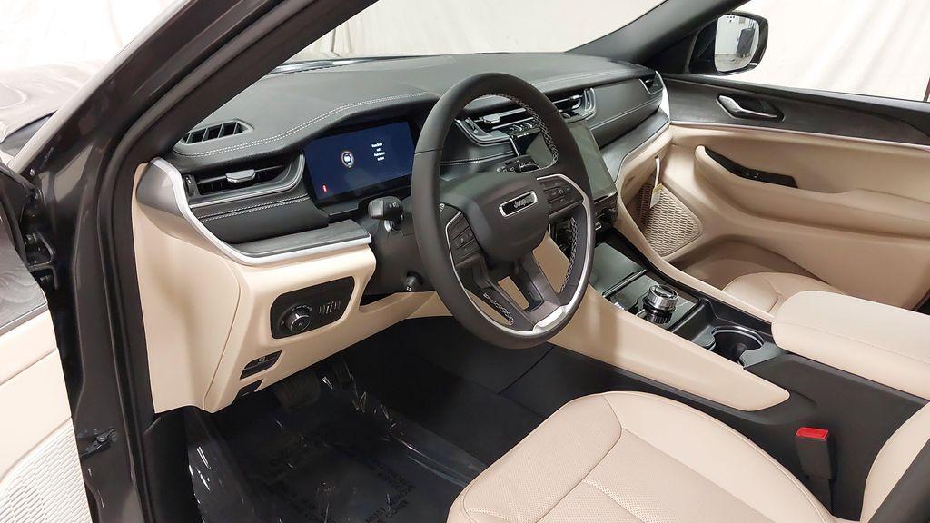 new 2025 Jeep Grand Cherokee L car, priced at $43,330