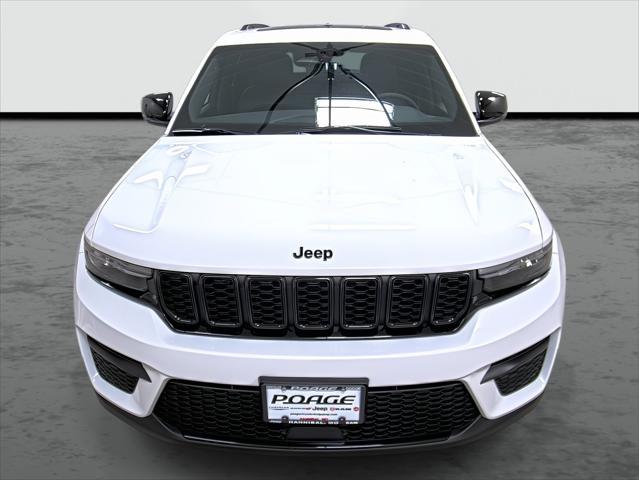 new 2025 Jeep Grand Cherokee car, priced at $38,490