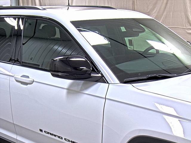 new 2025 Jeep Grand Cherokee car, priced at $38,490