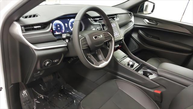 new 2025 Jeep Grand Cherokee car, priced at $38,490
