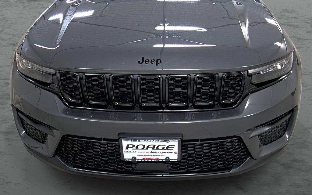new 2025 Jeep Grand Cherokee car, priced at $41,724