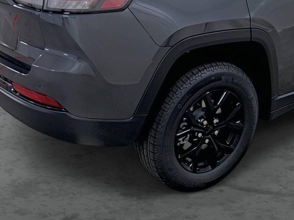 new 2025 Jeep Grand Cherokee car, priced at $41,724