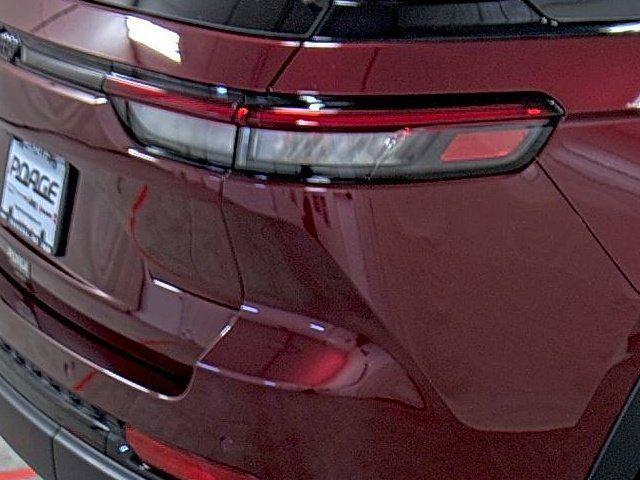 new 2025 Jeep Grand Cherokee car, priced at $40,660
