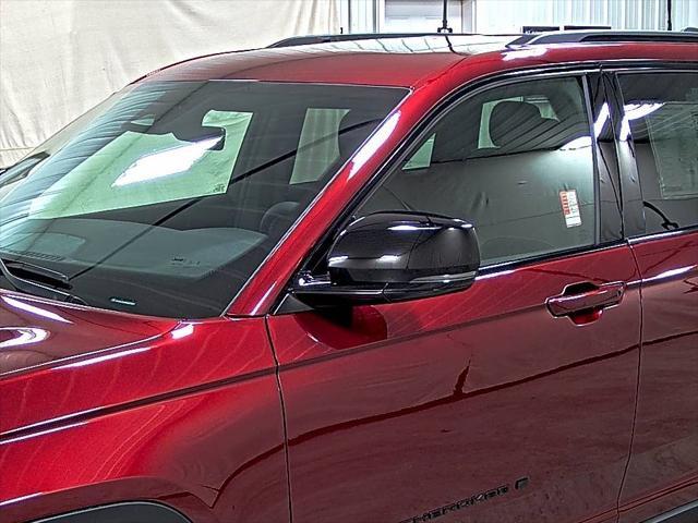 new 2025 Jeep Grand Cherokee car, priced at $40,660