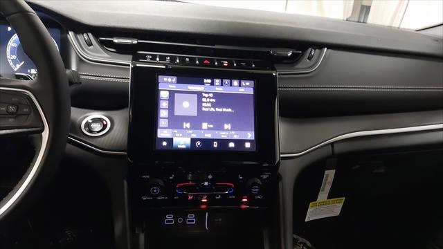 new 2025 Jeep Grand Cherokee car, priced at $40,660