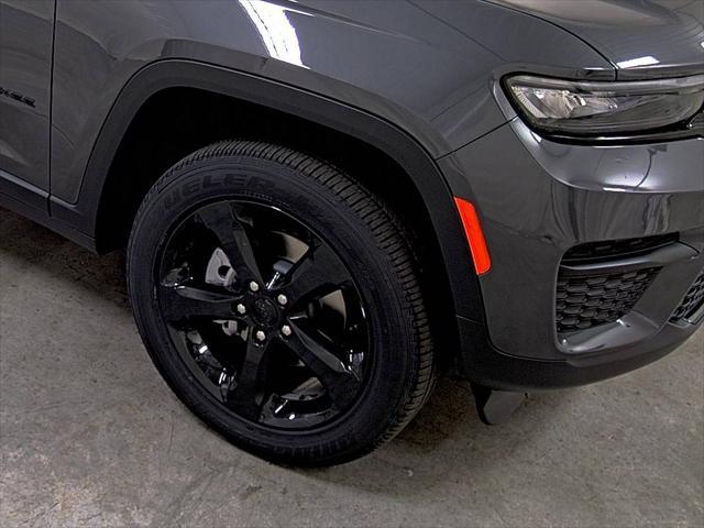 new 2025 Jeep Grand Cherokee car, priced at $49,170