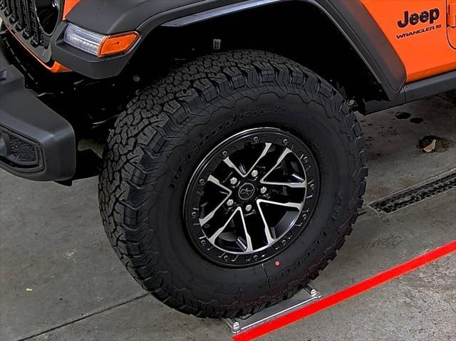 new 2025 Jeep Wrangler car, priced at $46,172