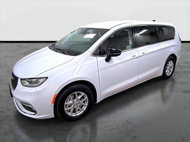new 2024 Chrysler Pacifica car, priced at $40,946